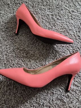 Banana Republic Coral Pink Pointed-Toe Pumps
